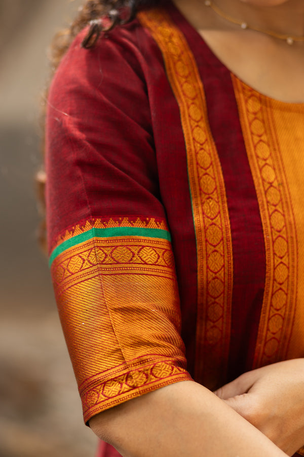 Pranika Naryanpeth Handloom Cotton Elegance Set-With lining