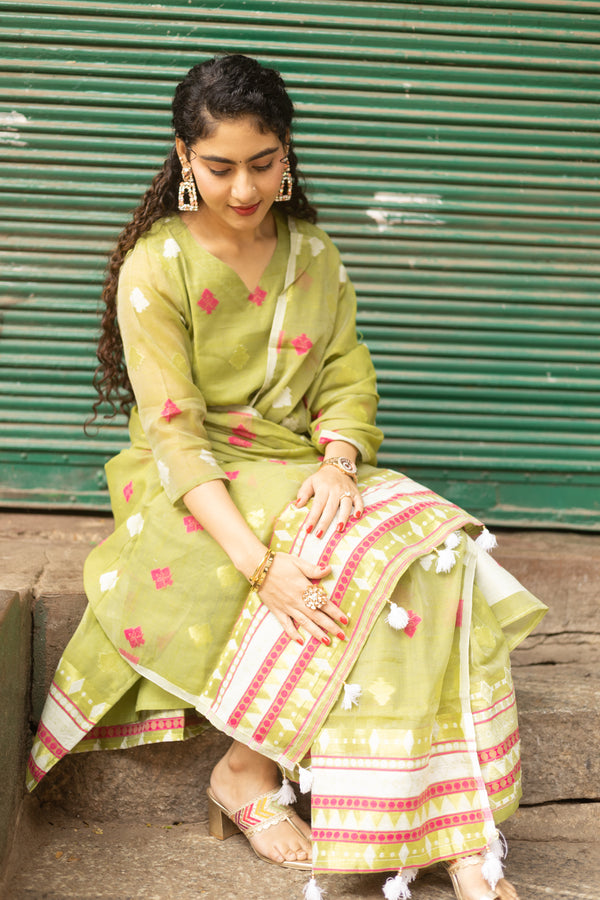 πͺ· Haripriya - The Grace of Green Jamdani