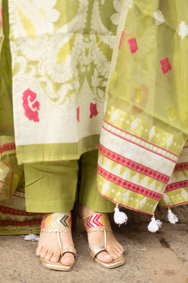 πͺ· Haripriya - The Grace of Green Jamdani