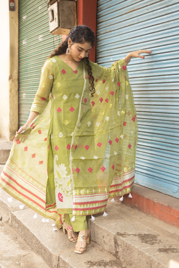 πͺ· Haripriya - The Grace of Green Jamdani