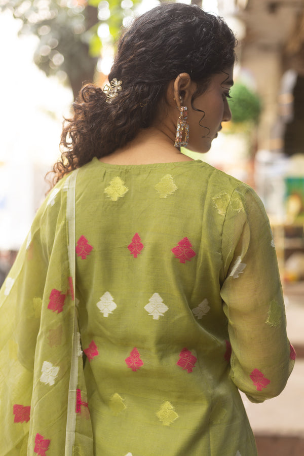 πͺ· Haripriya - The Grace of Green Jamdani