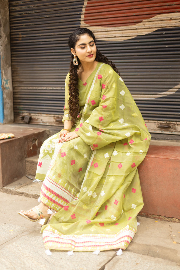 πͺ· Haripriya - The Grace of Green Jamdani