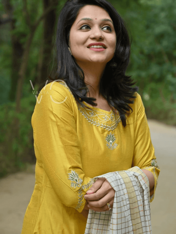 Sunehri Grace Anarkali Set