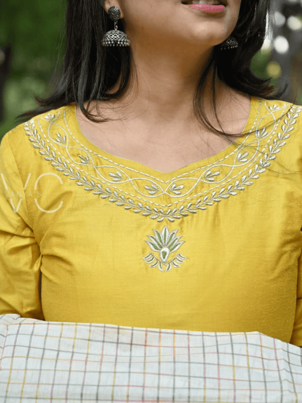 Sunehri Grace Anarkali Set