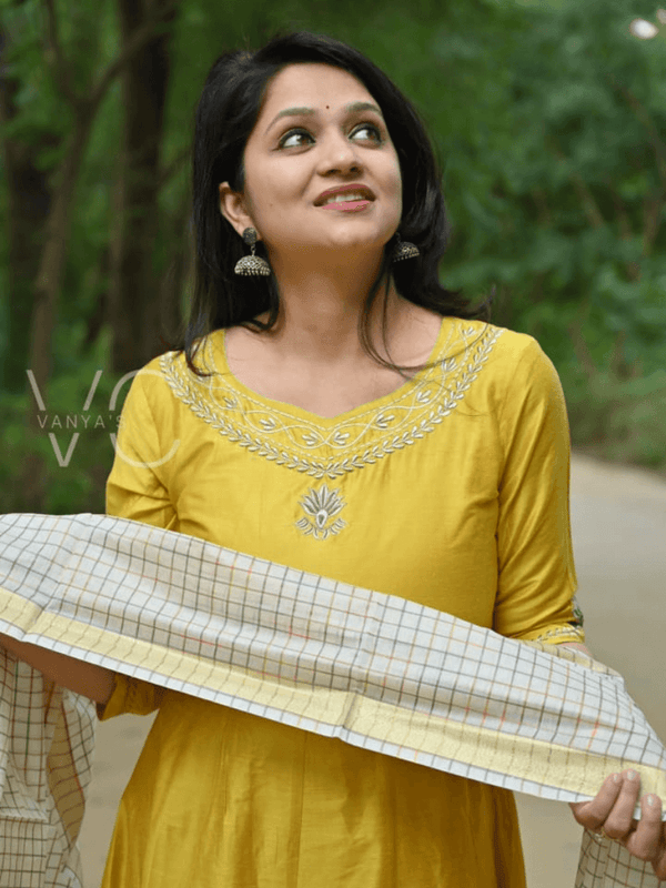 Sunehri Grace Anarkali Set