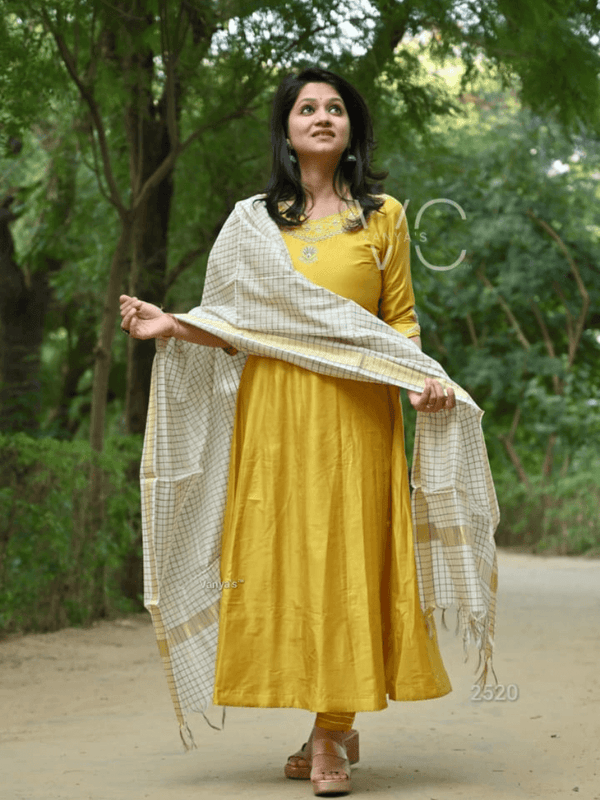 Sunehri Grace Anarkali Set