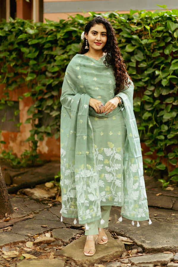 🌿 Tuhina- Experience Sheer Elegance in Handwoven Jamdani Artistry 🌿