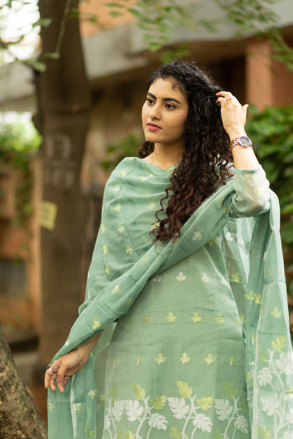 🌿 Tuhina- Experience Sheer Elegance in Handwoven Jamdani Artistry 🌿