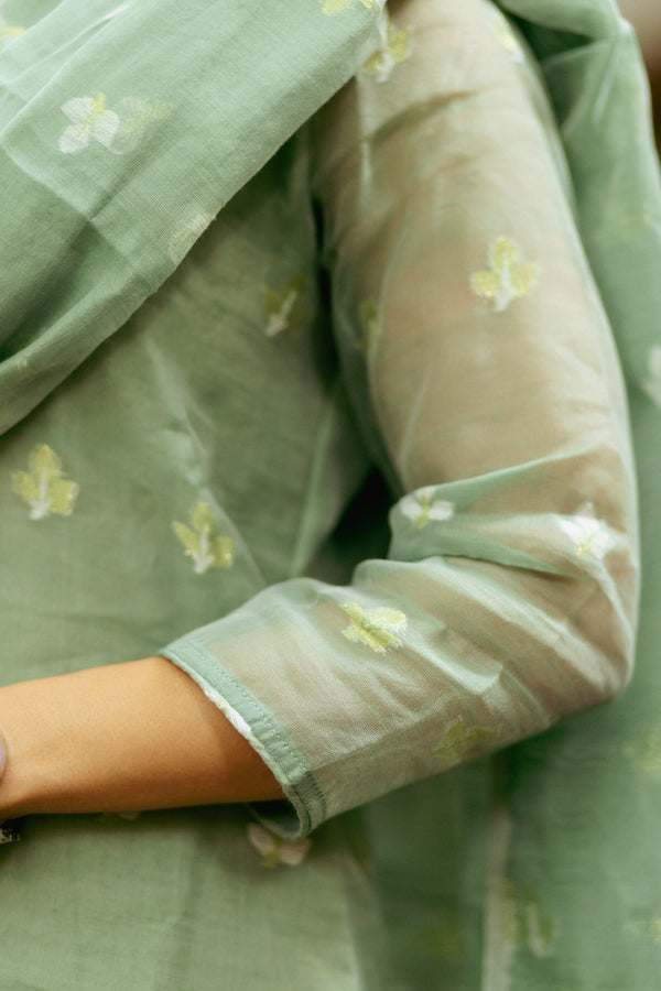 🌿 Tuhina- Experience Sheer Elegance in Handwoven Jamdani Artistry 🌿