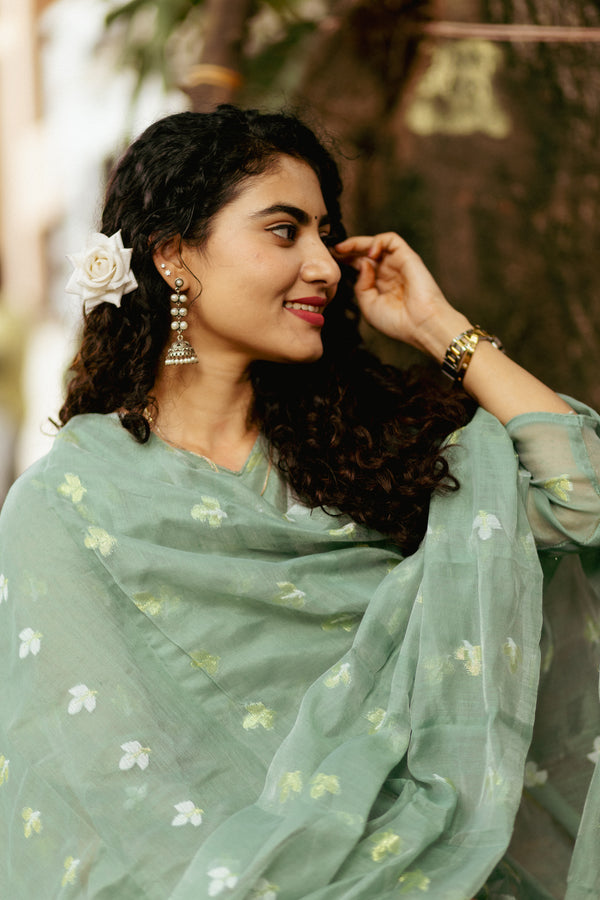 🌿 Tuhina- Experience Sheer Elegance in Handwoven Jamdani Artistry 🌿