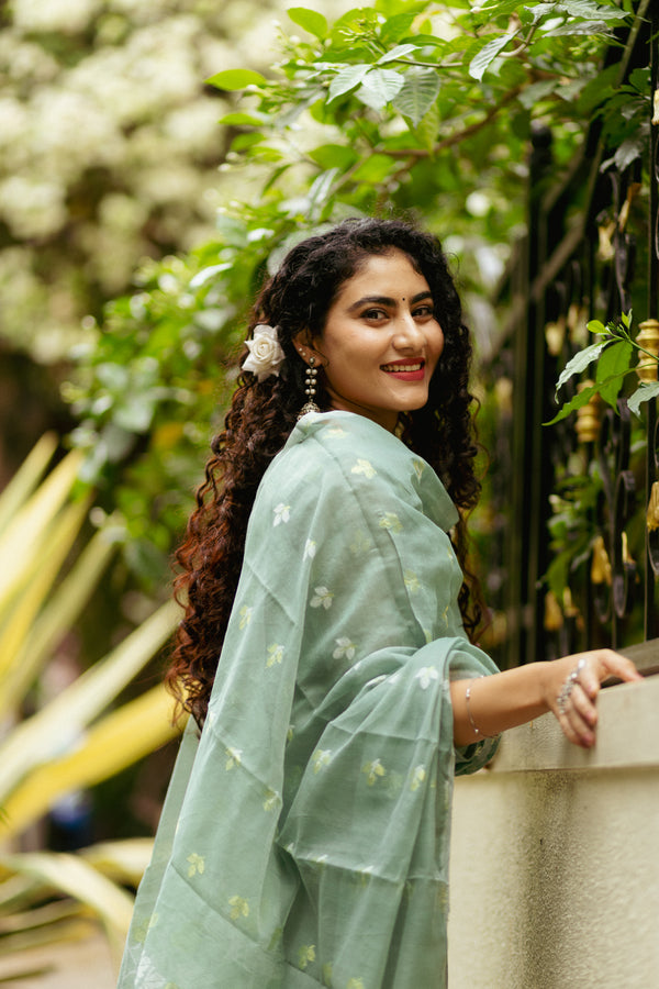 🌿 Tuhina- Experience Sheer Elegance in Handwoven Jamdani Artistry 🌿