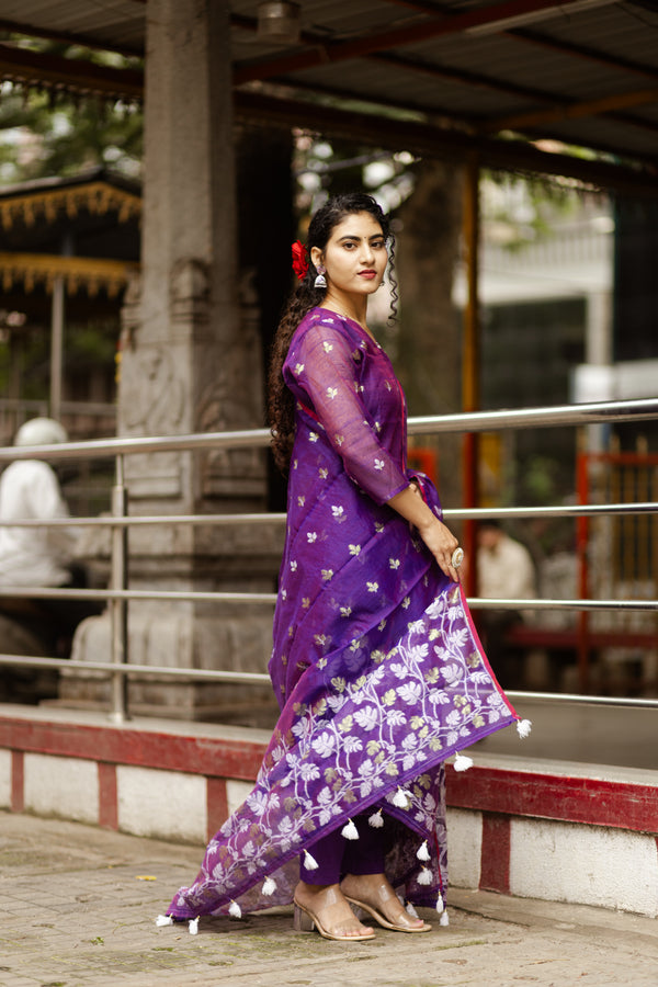 πͺ» IshiraDrape Yourself in Royal Charm with Handwoven Jamdani Eleganceπͺ»