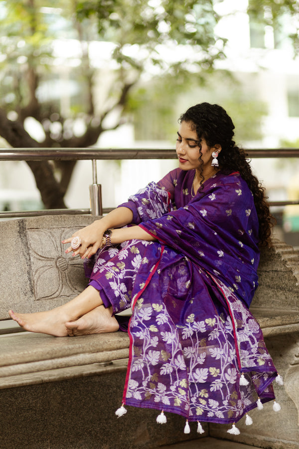 πͺ» IshiraDrape Yourself in Royal Charm with Handwoven Jamdani Eleganceπͺ»