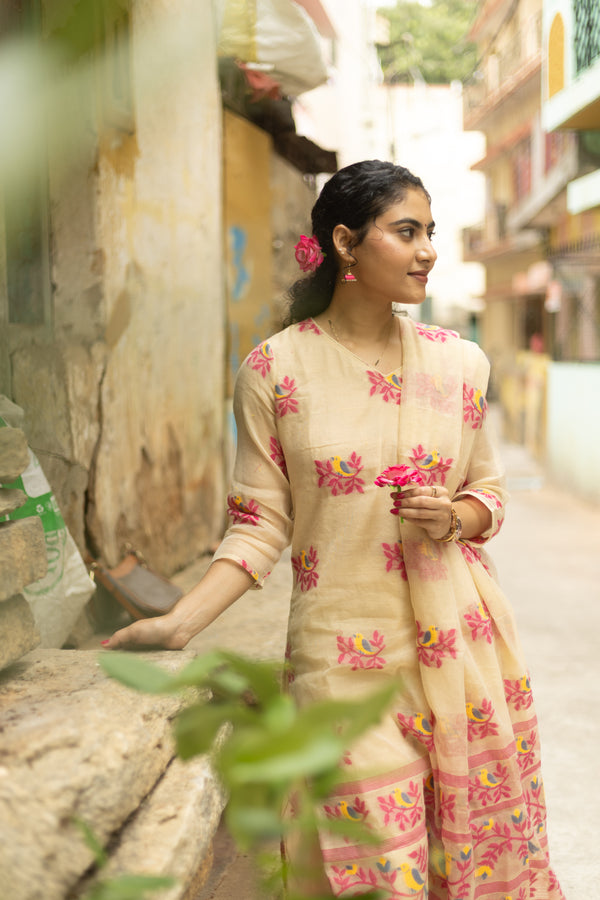 πΈ Vritika β Jamdani Garden Whisper Bloom with Grace in Handcrafted Jamdaani Cotton Suit sets πΈ