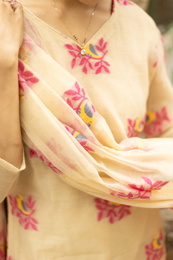 πΈ Vritika β Jamdani Garden Whisper Bloom with Grace in Handcrafted Jamdaani Cotton Suit sets πΈ