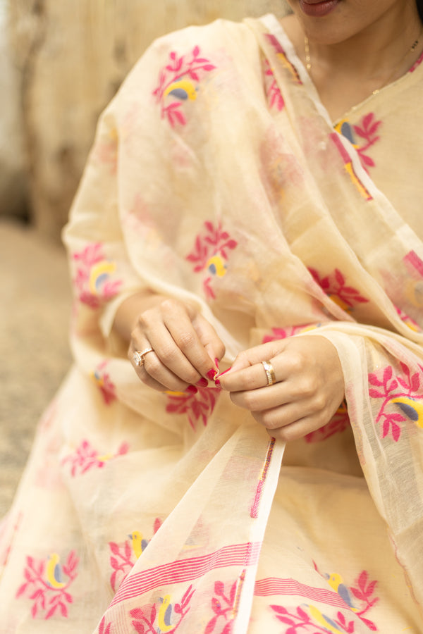 πΈ Vritika β Jamdani Garden Whisper Bloom with Grace in Handcrafted Jamdaani Cotton Suit sets πΈ