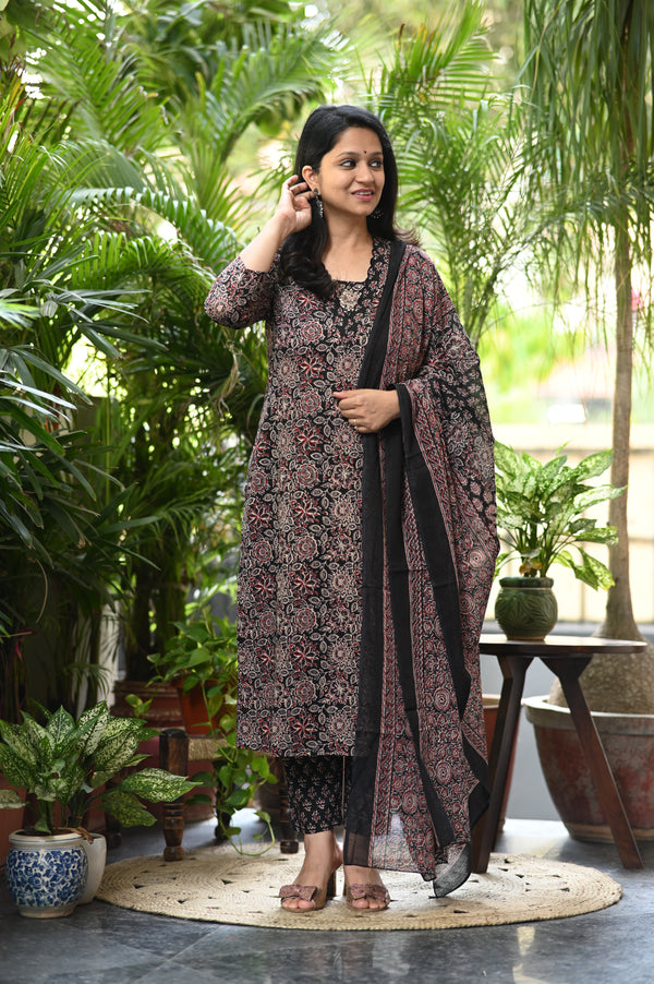 Ishin Ajrak Cotron Black Suit sets