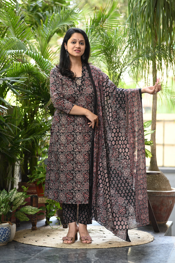 Ishin Ajrak Cotron Black Suit sets