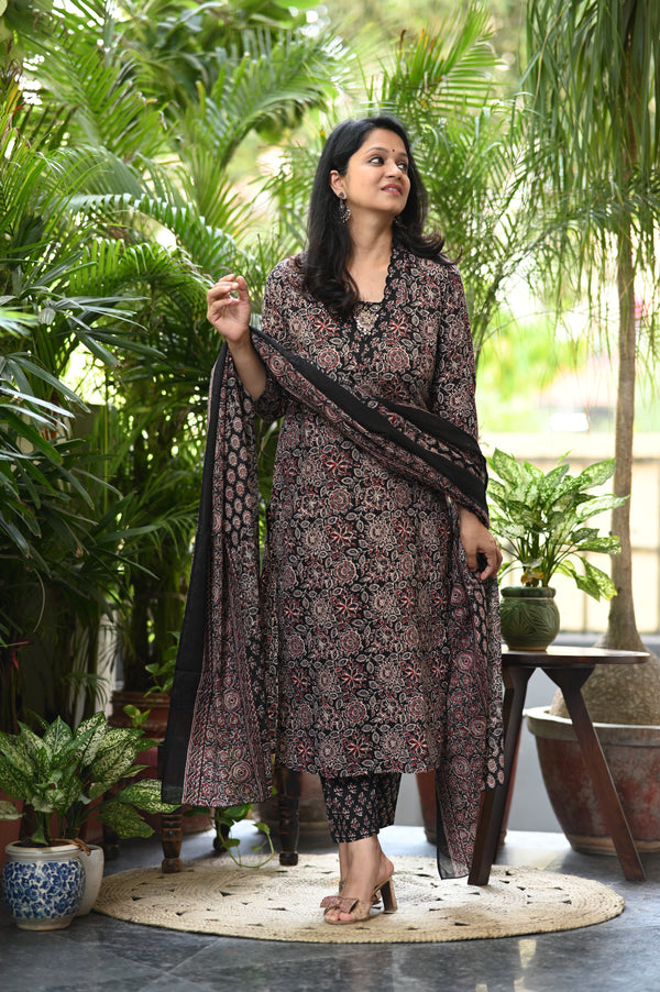 Ishin Ajrak Cotron Black Suit sets