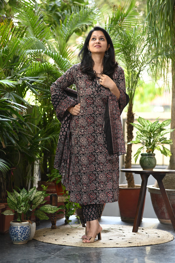 Ishin Ajrak Cotron Black Suit sets