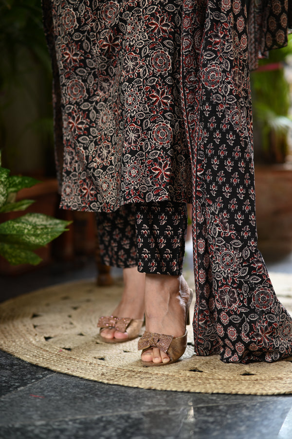 Ishin Ajrak Cotron Black Suit sets