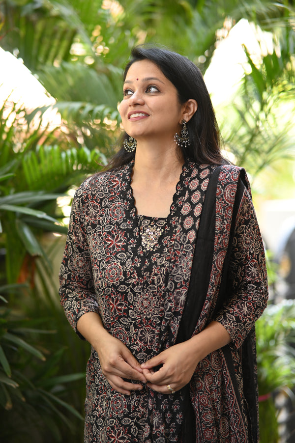 Ishin Ajrak Cotron Black Suit sets