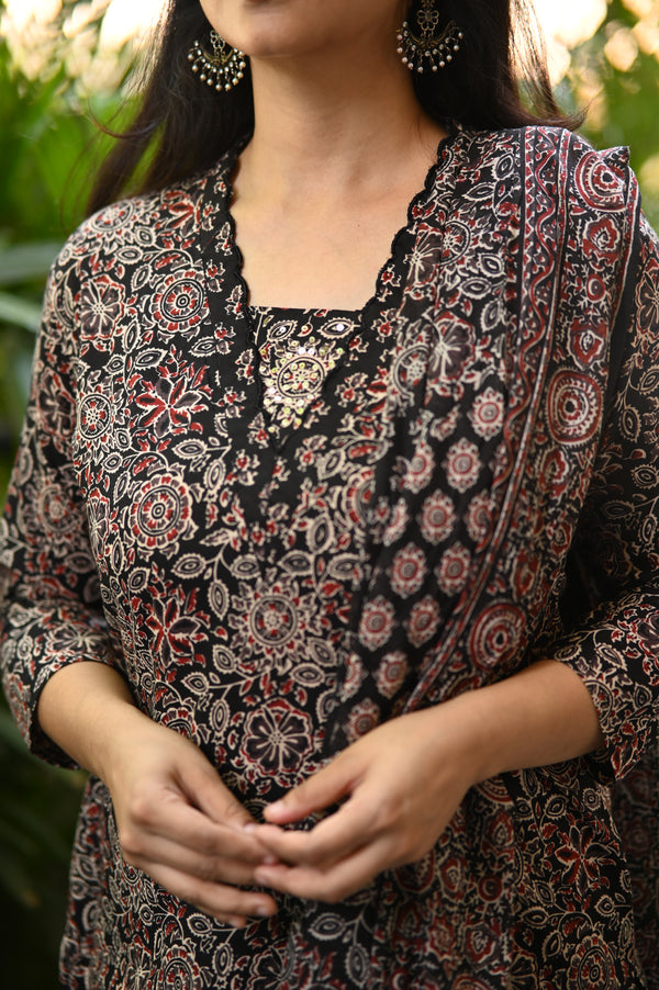 Ishin Ajrak Cotron Black Suit sets