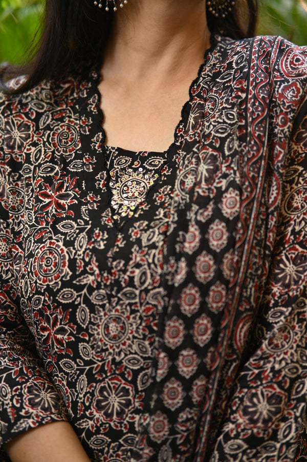 Ishin Ajrak Cotron Black Suit sets