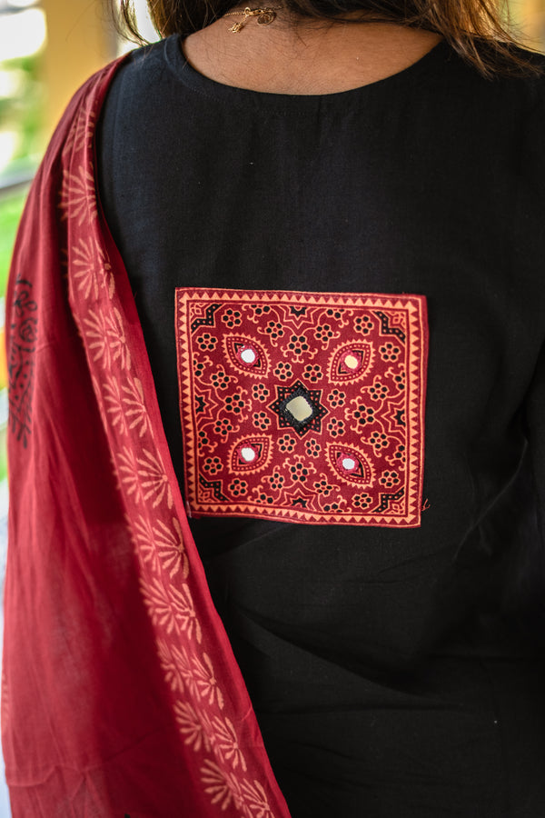 Noor-e-Kaashi Suit Set with Dupatta