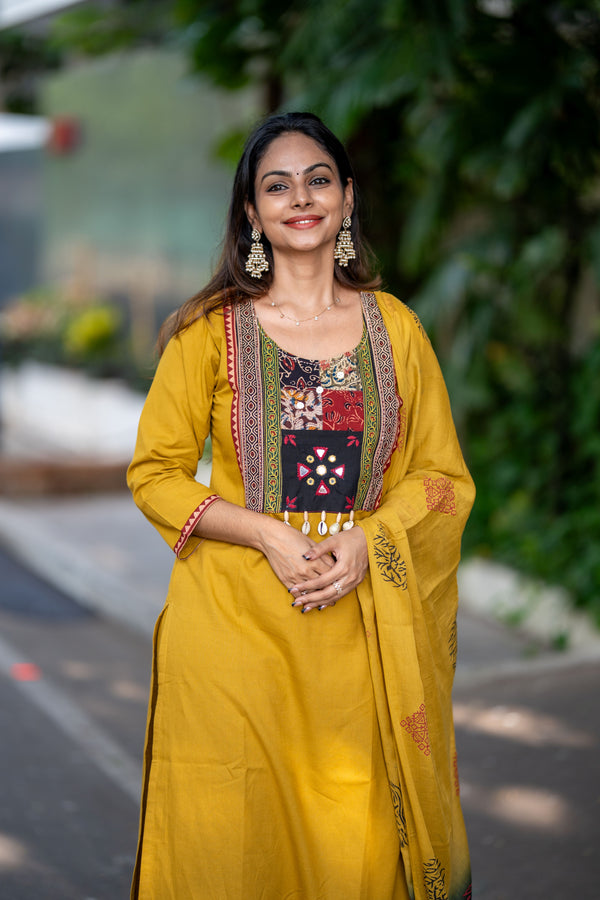 🌟Tassel Tale Heritage Cotton Kurta Set