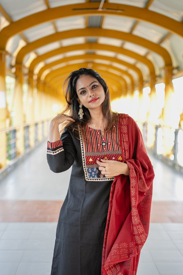 Noor-e-Kaashi Suit Set with Dupatta