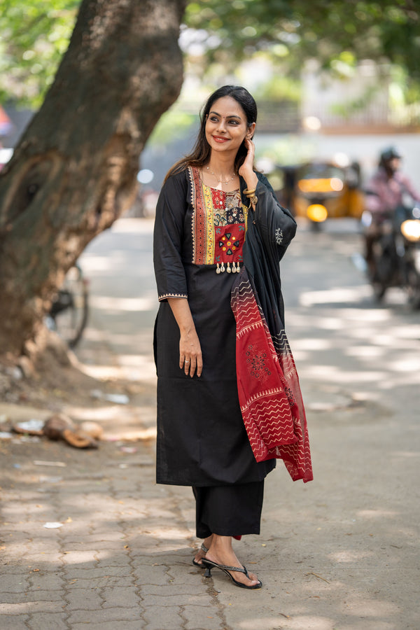 🌟Tassel Tale Heritage Cotton Kurta Set