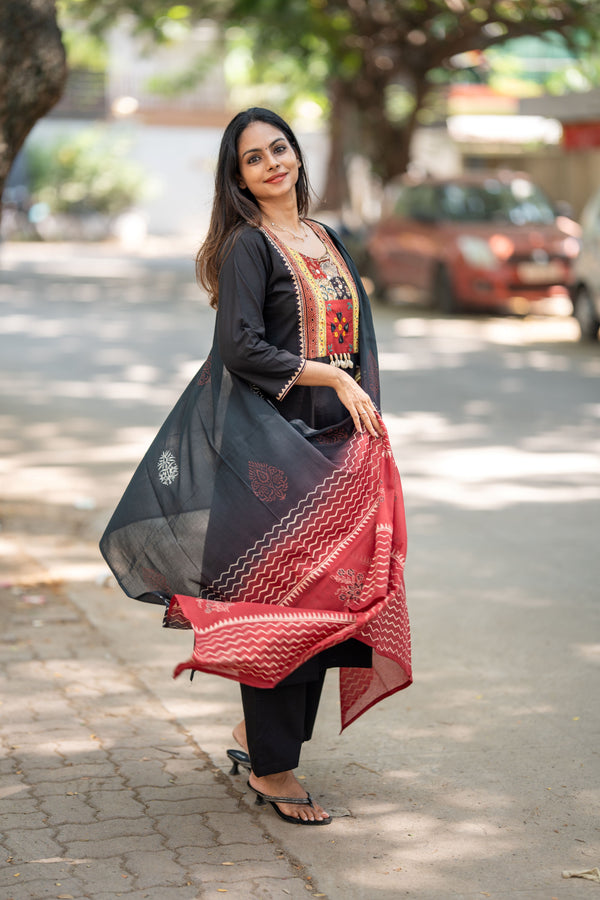 🌟Tassel Tale Heritage Cotton Kurta Set