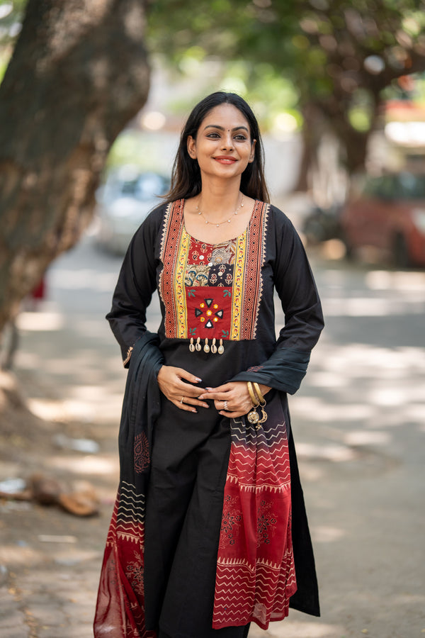 🌟Tassel Tale Heritage Cotton Kurta Set