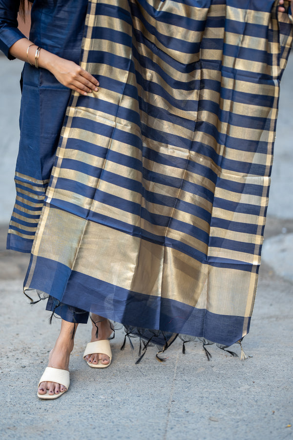 💙 RajnaviCommand the Spotlight in Royal Blue Banarasi Silk Grandeur 💙