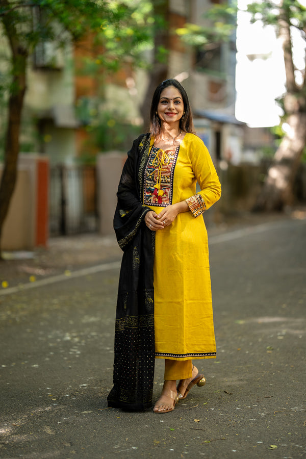 Nivea Mustard Grace Set with Dupatta