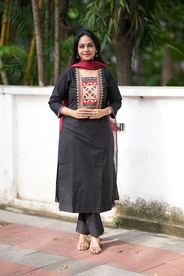 🌟 Navrang Vibes – Geometric Grace Edition