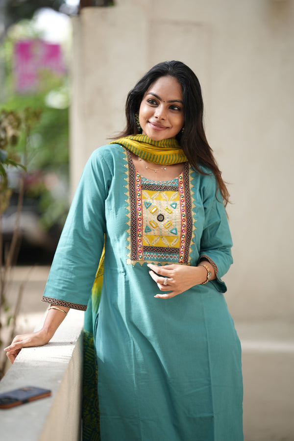 🌟 Navrang Vibes – Geometric Grace Edition