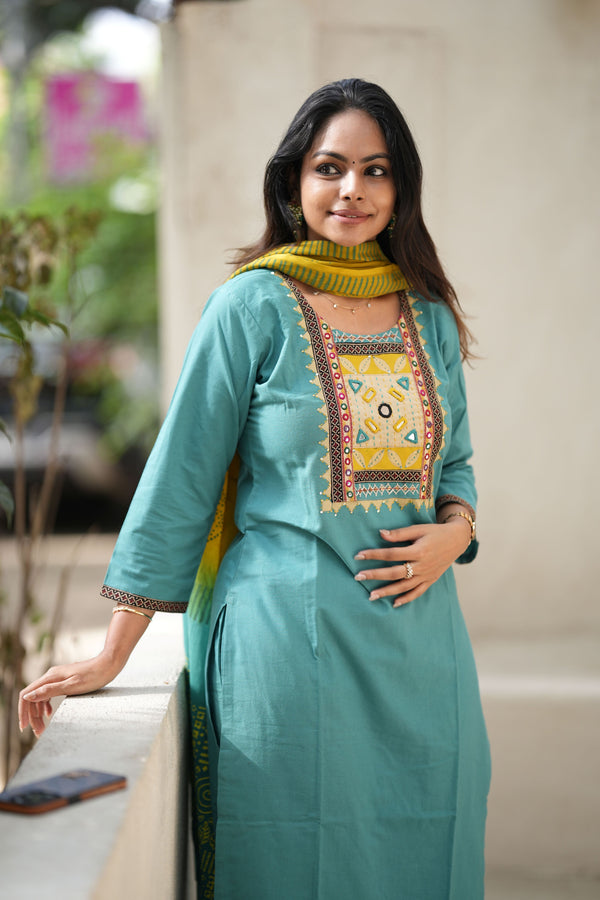 🌟 Navrang Vibes – Geometric Grace Edition