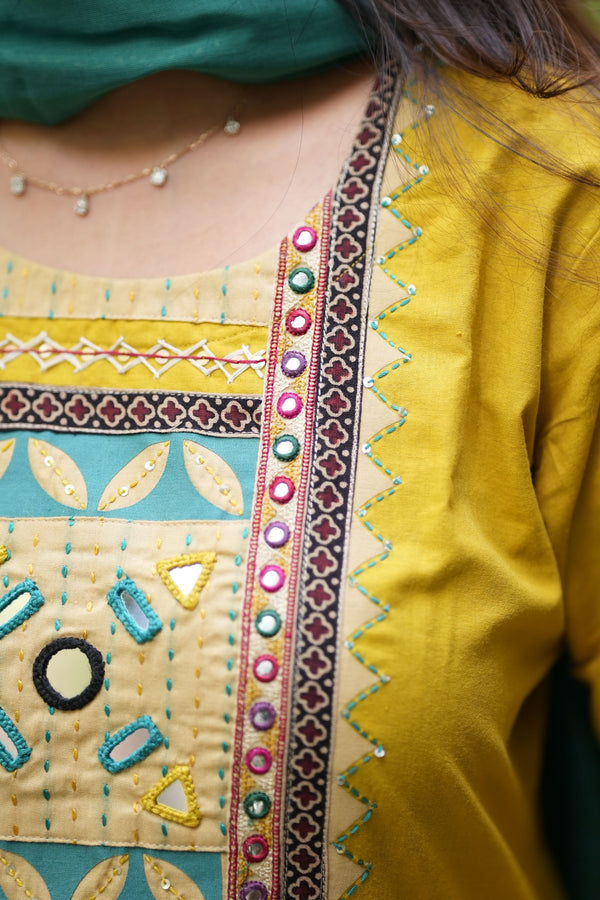 🌟 Navrang Vibes – Geometric Grace Edition