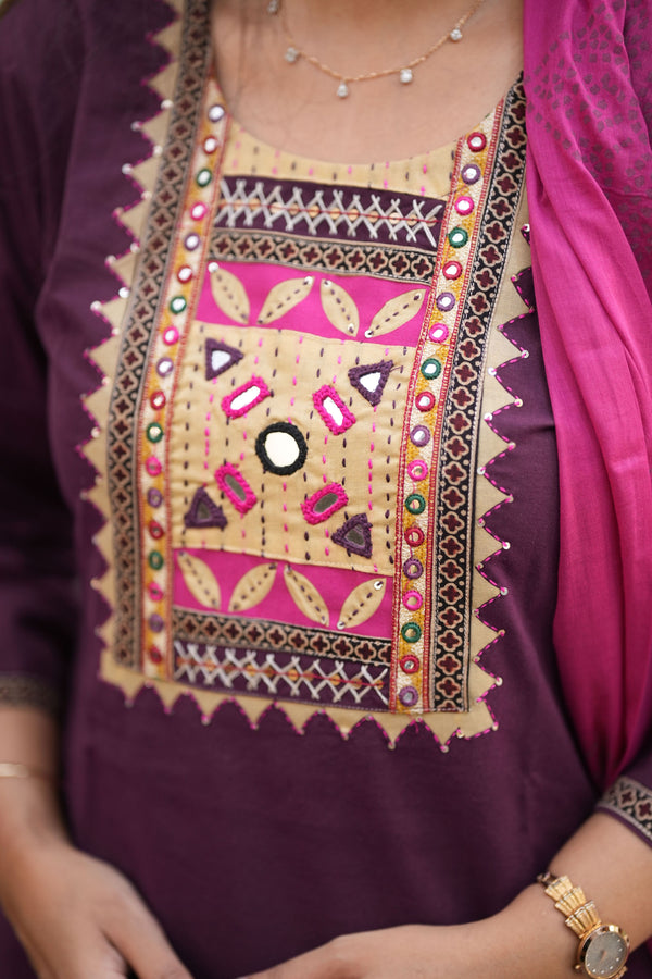 🌟 Navrang Vibes – Geometric Grace Edition