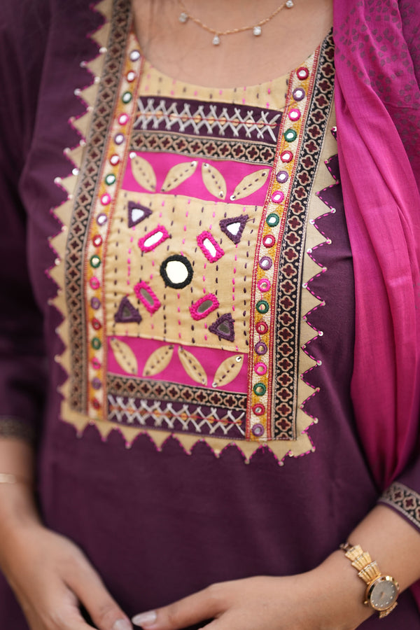 🌟 Navrang Vibes – Geometric Grace Edition