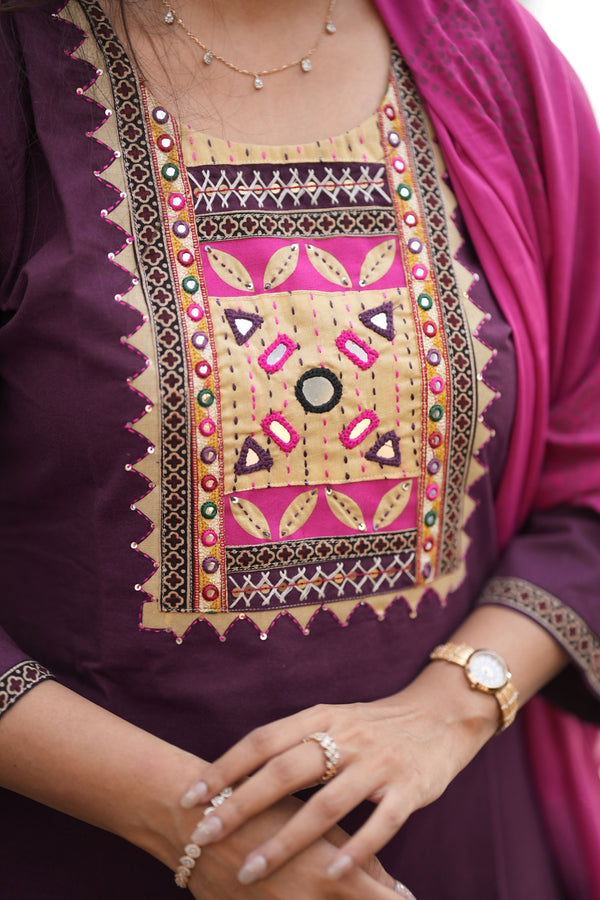 🌟 Navrang Vibes – Geometric Grace Edition