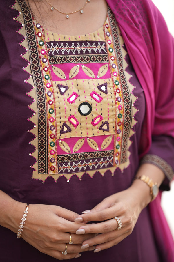 🌟 Navrang Vibes – Geometric Grace Edition