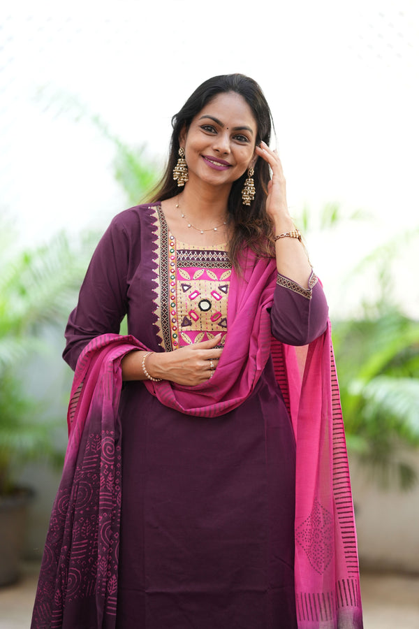 🌟 Navrang Vibes – Geometric Grace Edition