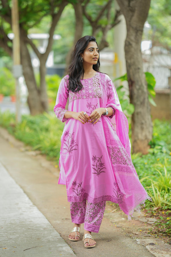 Valli Elegant Floral Pink Hand Block Salwar Suit