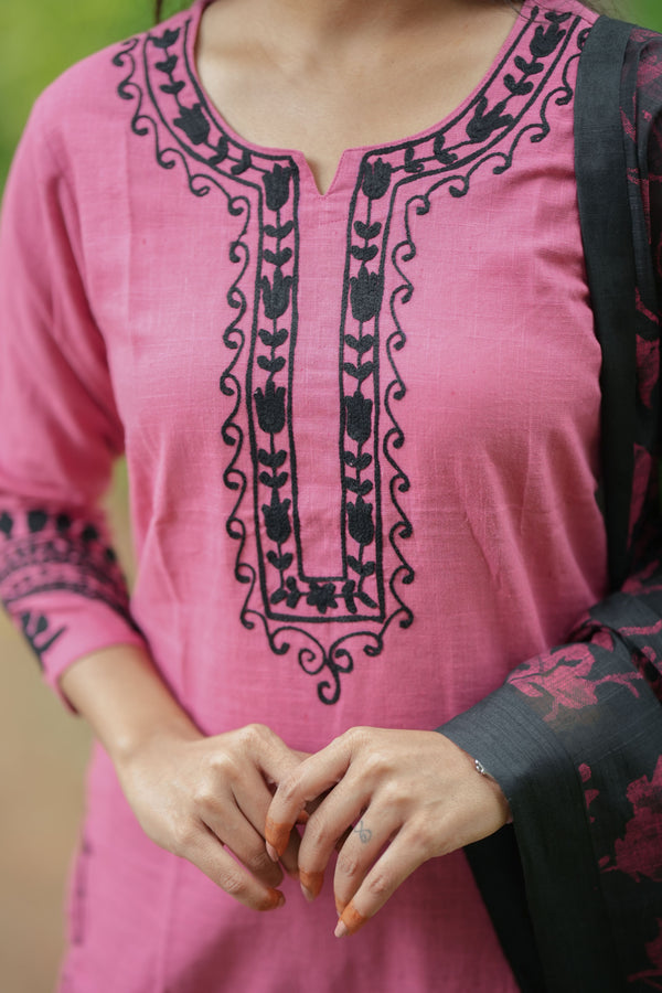 Gulab Resham Kurta Suit Set – Embroidered Elegance