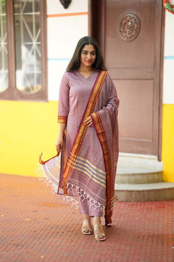 🌸 Mauve Pastel Loom – Narayanpet Grace