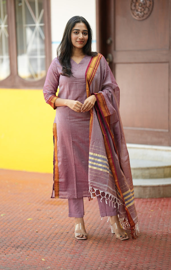 🌸 Mauve Pastel Loom – Narayanpet Grace