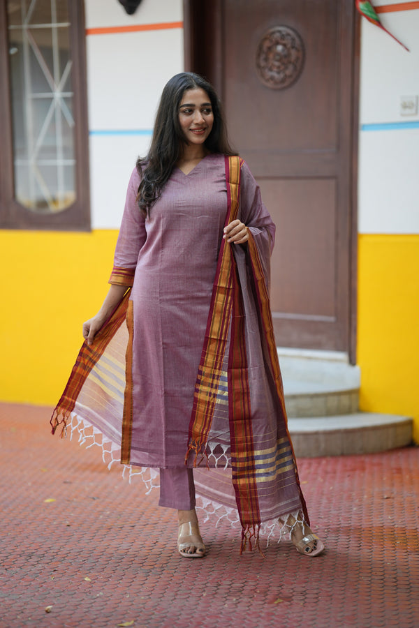 🌸 Mauve Pastel Loom – Narayanpet Grace